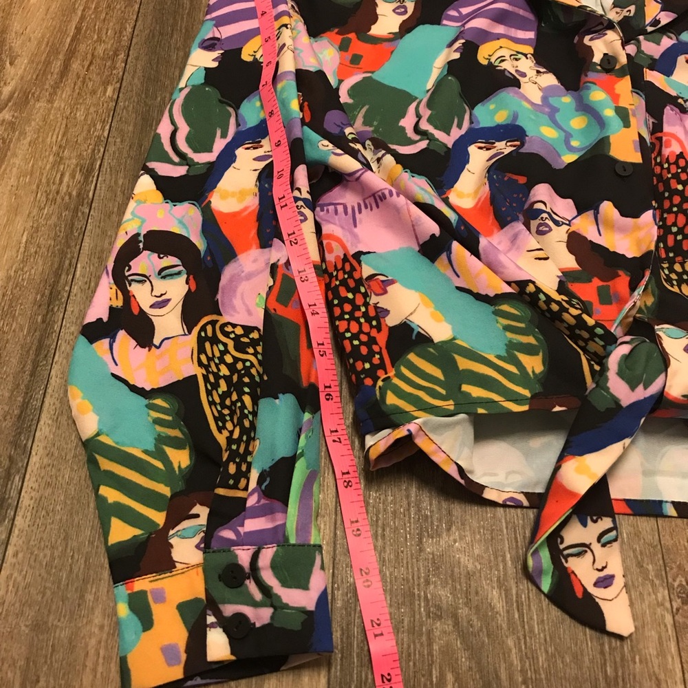 3/$10 🥳 Long sleeve button up crop top patterned L - Picture 11 of 12